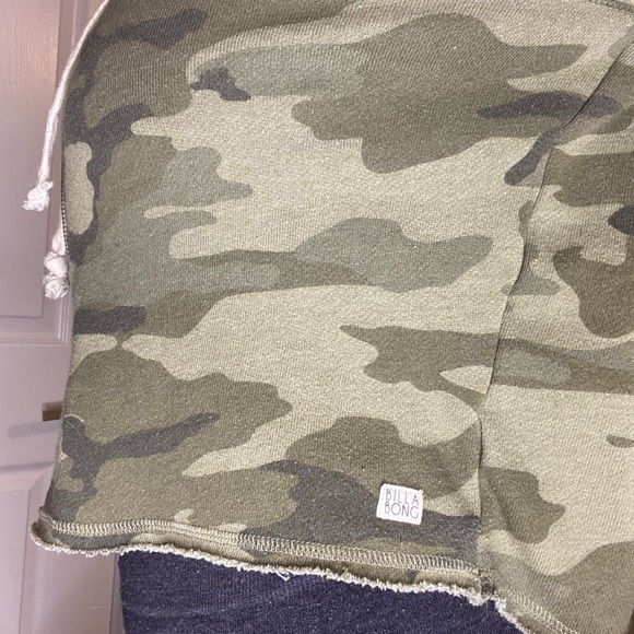 Billabong Crop Top - Picture 5 of 9